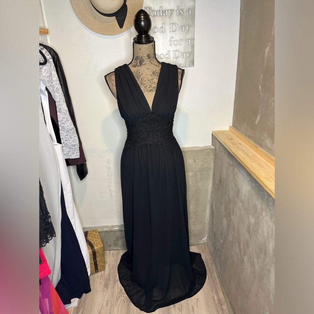 Miss Avenue black dress